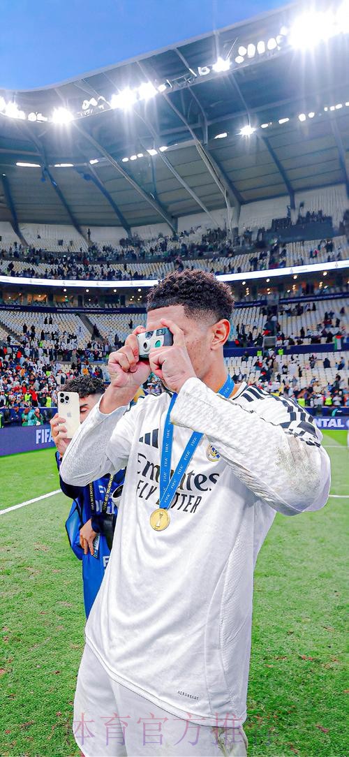 皇马为贝林厄姆提供1800万欧年薪 并向他保证出场 皇马为贝林厄姆提供1800万欧年薪 并向他保证出场